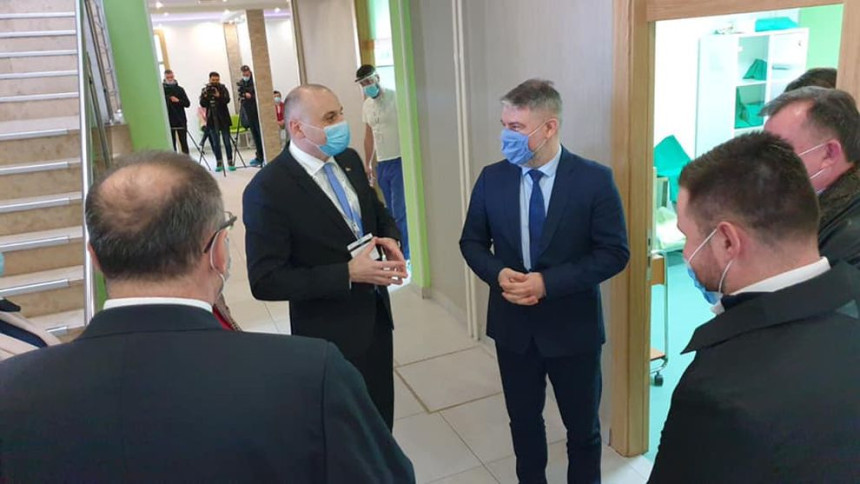 Бањац и Стојановић знају заобићи закон и узети двије плате