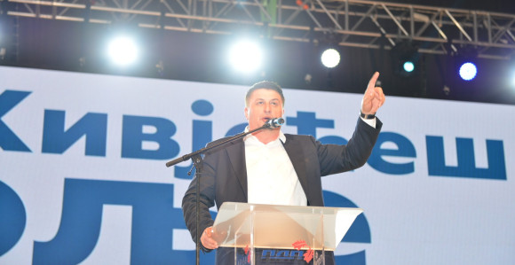 Radović: Na krilima naroda pomešćemo SNSD