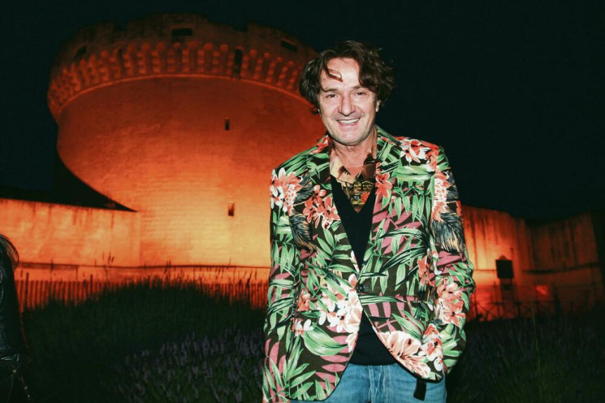 Gorana Bregovića tužio prvi komšija zbog  4 kvadrata zemljišta!