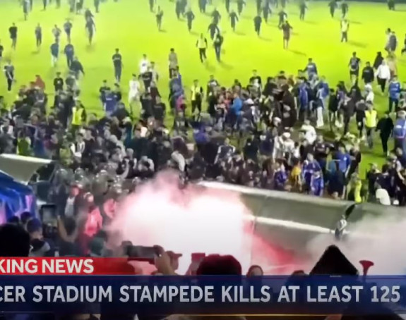 Poginulo više od 30 djece u stampedu na stadionu (VIDEO)