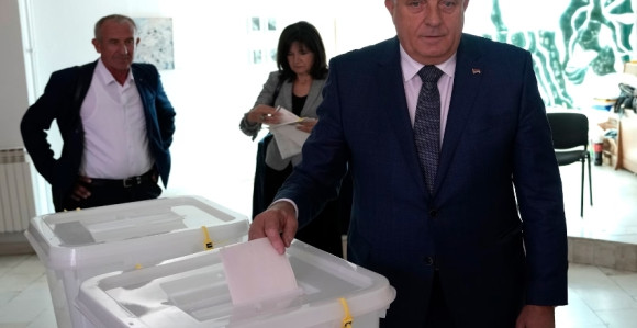 ЦИК БиХ од "непријатељског и издајничког" постао пожељан савезник за Додика