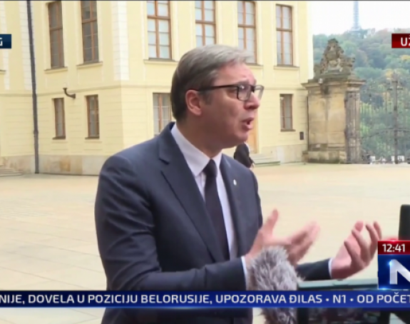 Vučić zamolio EU da razmotri zabranu uvoza ruske nafte