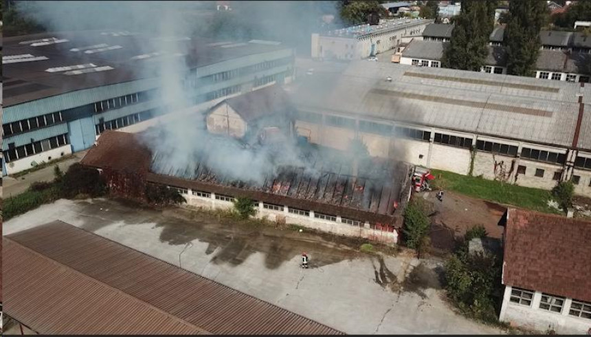 Požar lokalizovan, gorjela jedna drvena zgrada