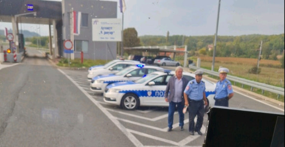 Jedno lice na informativnom razgovoru u policiji