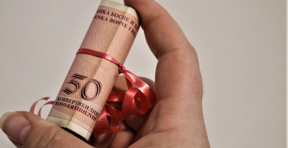 Радници ЕРС-а очекивали 500, а добили само по 150 КМ