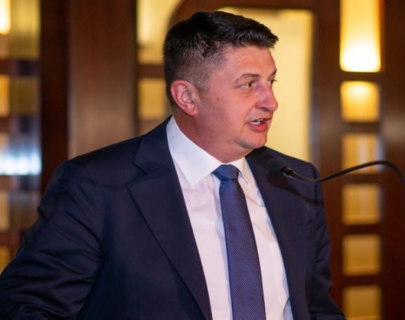 Радовић одговорио Жељки: Нека цијели свијет види крађу!