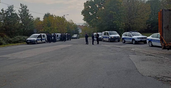 Jake policijske snage u naselju Vrbanja zbog deložacije Milivoja Glišića i FK Džaja