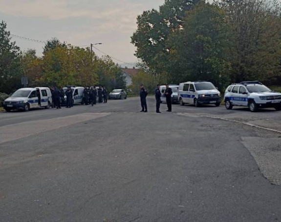 Jake policijske snage u naselju Vrbanja zbog deložacije Milivoja Glišića i FK Džaja