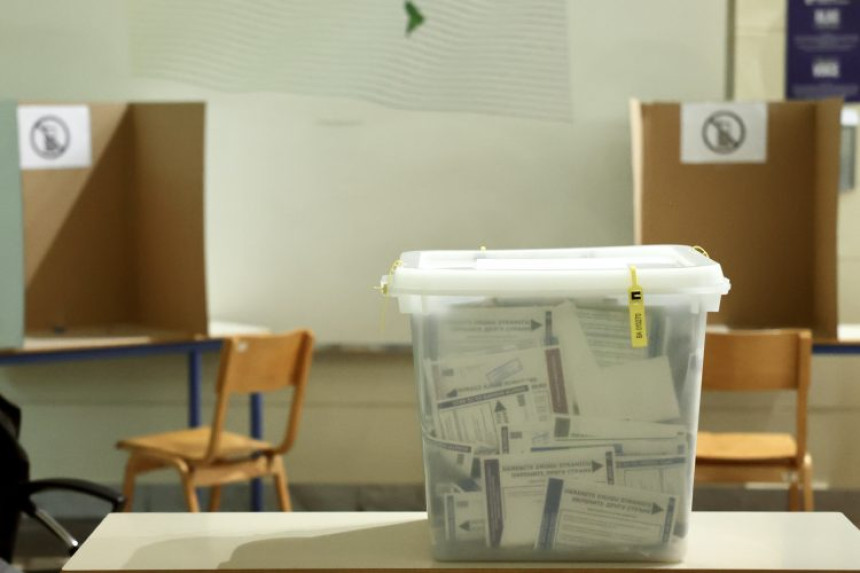Otvaranje vreća sa četiri biračka mjesta u Banjaluci