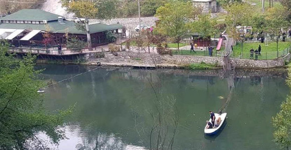 Vjernici upozoreni da most prelaze u manjim grupama