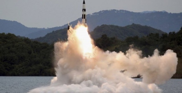 Sve napetije – novo lansiranje rakete, policija upozorila