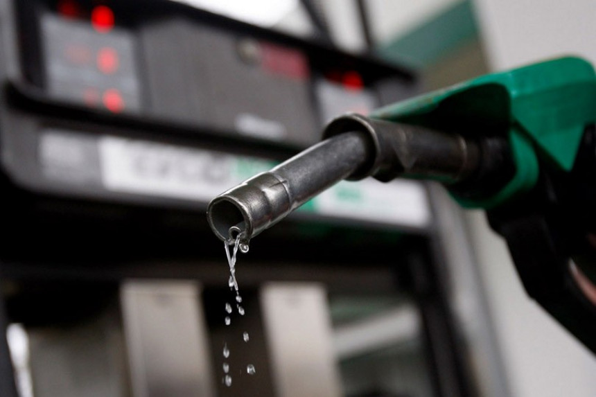 Pada cijena nafte u svijetu, a gorivo u BiH sve skuplje