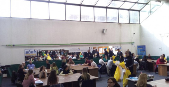 U toku tri smjene prebrojano oko 133 biračka mjesta