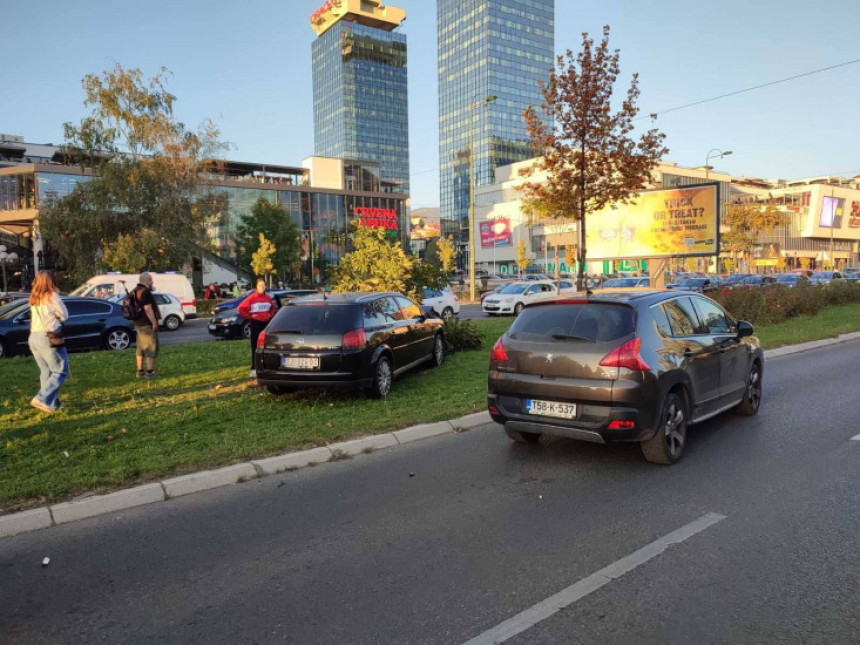 ТЕЖАК УДЕС: Драматичне сцене у центру Сарајева