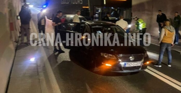 Nezgoda u tunelu: Autobus udario u automobile