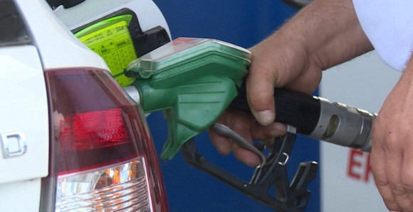 Divljaju cijene goriva, vlast ćuti: Dizel 3,45 marke