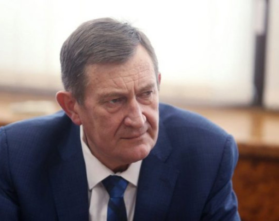 Ovaj čovjek misli da se prekraja volja naroda?!