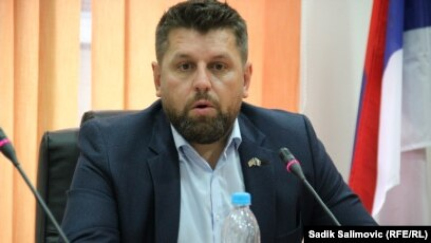 Da li je Ćamil Duraković radio za Dodika na izborima?
