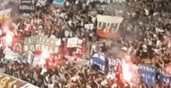 Hrvatski navijači u Splitu palili srpske zastave (VIDEO)