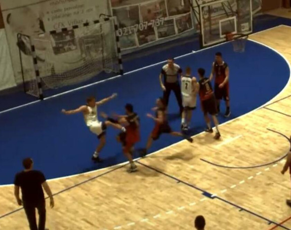 Brutalna tuča na košarkaškoj utakmici u Srbiji