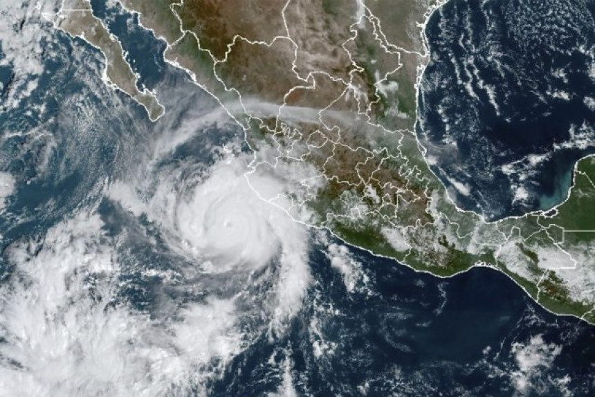 Ураган Рослин погодио насељени дио Мексика