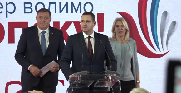 Dodik izgleda ne smije ostati ni jedan dan bez vlasti?!