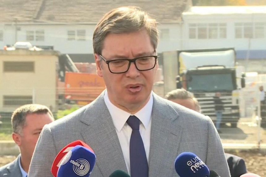 Vučić poručio da predstoji teško vrijeme za narod