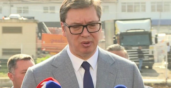 Vučić poručio da predstoji teško vrijeme za narod