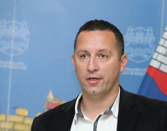 Šta imate od skupa gdje ljudi dolaze jer su natjerani?!