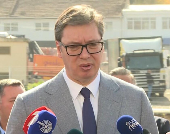 Vučić poručio da predstoji teško vrijeme za narod