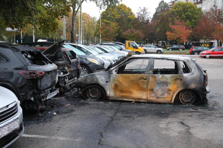 Veliki požar u Zagrebu, gorjelo osam automobila