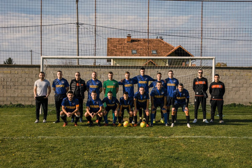 Fudbalerima Koviljuše stigli dresovi iz Mozzarta