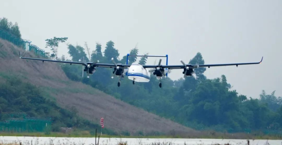 Prvi veliki dron sa četiri motora izveo prvi let u Kini