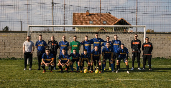 Fudbalerima Koviljuše stigli dresovi iz Mozzarta