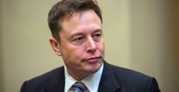 Elon Mask preuzeo tviter, najavljeni otkazi radnicima