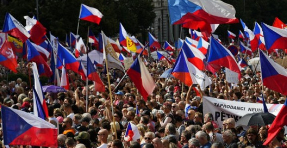 U Pragu održani antivladini protesti na praznik