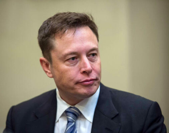 Елон Маск преузео твитер, најављени откази радницима