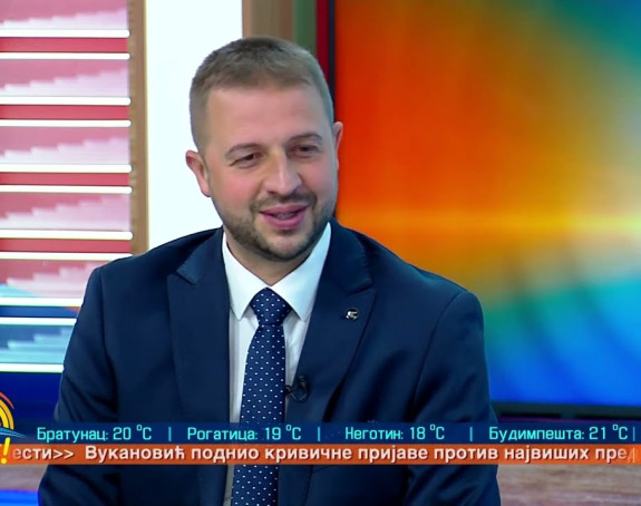 Dr Nešković spasio putnika na letu za Sarajevo