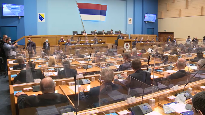 Dupla funkcija: Poslanicima SNSD-a malo jedna plata