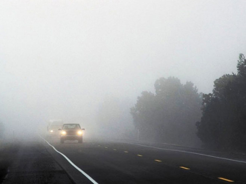 Густа магла отежава саобраћај у котлинама