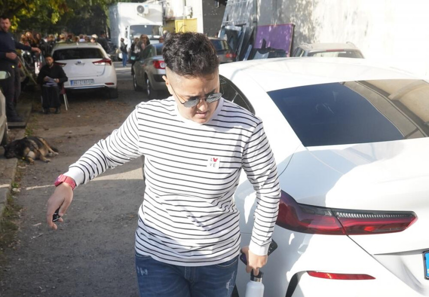 Marija u novom automobilu došla na snimanje i pokazala koliko je srmršala!