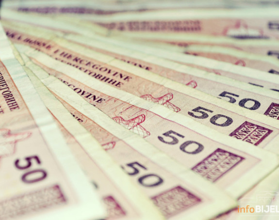 Нови раст камата: Рате кредита веће и за 100 марака