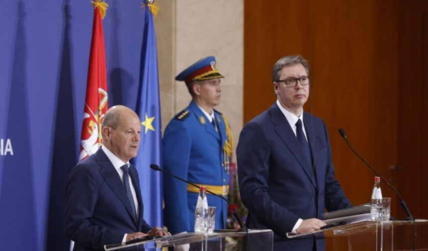 Њемачка јача притисак на Србију да уведе санкције
