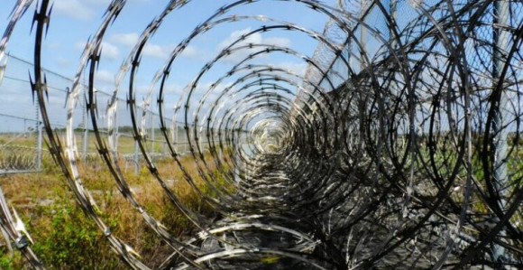 Poljska postavlja bodljikavu žicu na granicu sa Rusijom