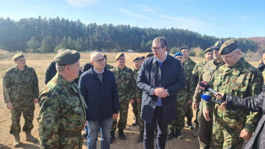 "Zar da dopustimo da nam neko špijunira kasarne"