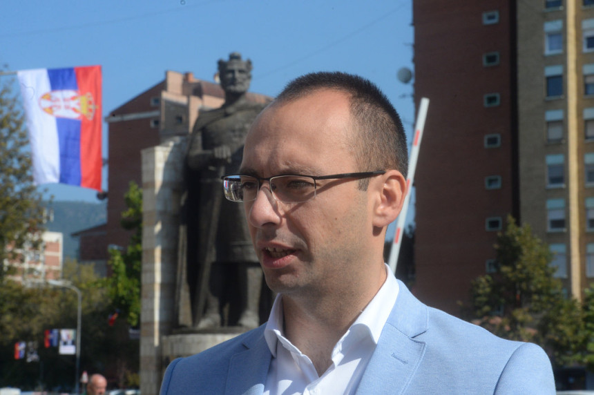 Simić: Sastanak Srba sa sjevera u Zvečanu u podne