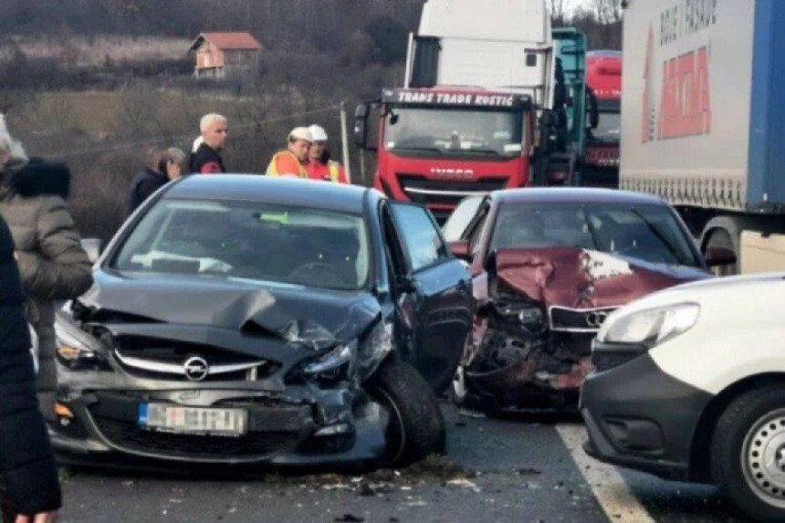 U nesreći kod Užica poginuli dijete i policajac