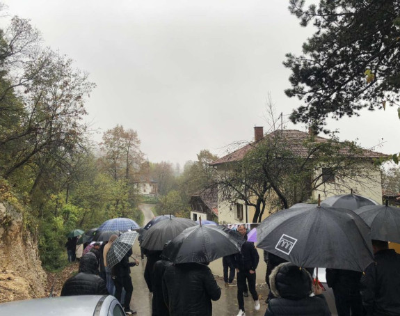 Građani protestuju ispred kuće jednog papka u FBiH