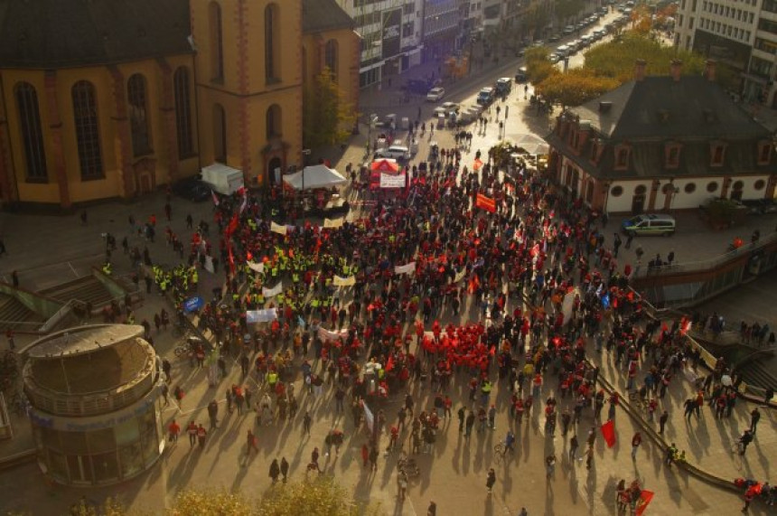 U štrajku 200.000 radnika: Veće plate ili...