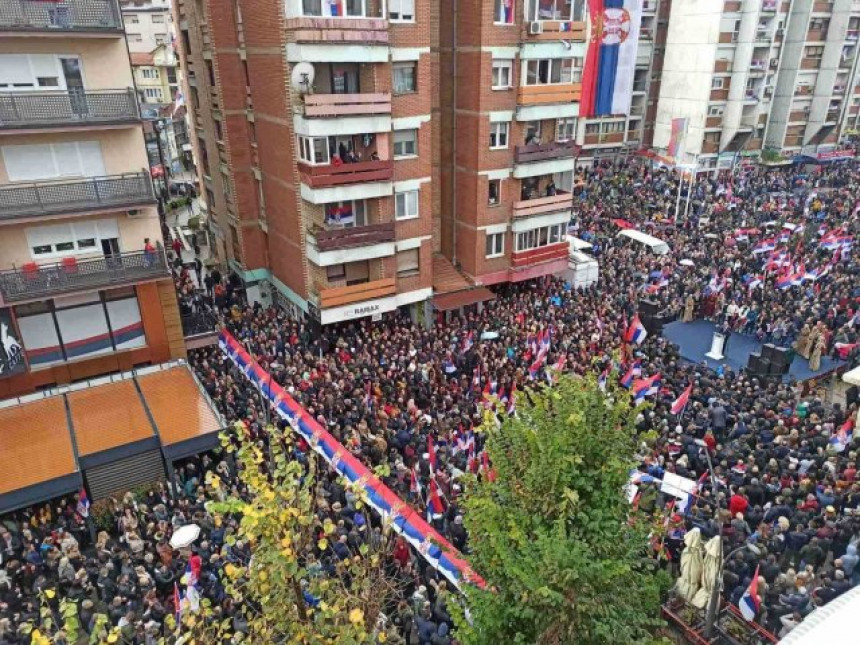 Са народног скупа у Сјеверној Митровици поручено: Срби остају "своји на своме"